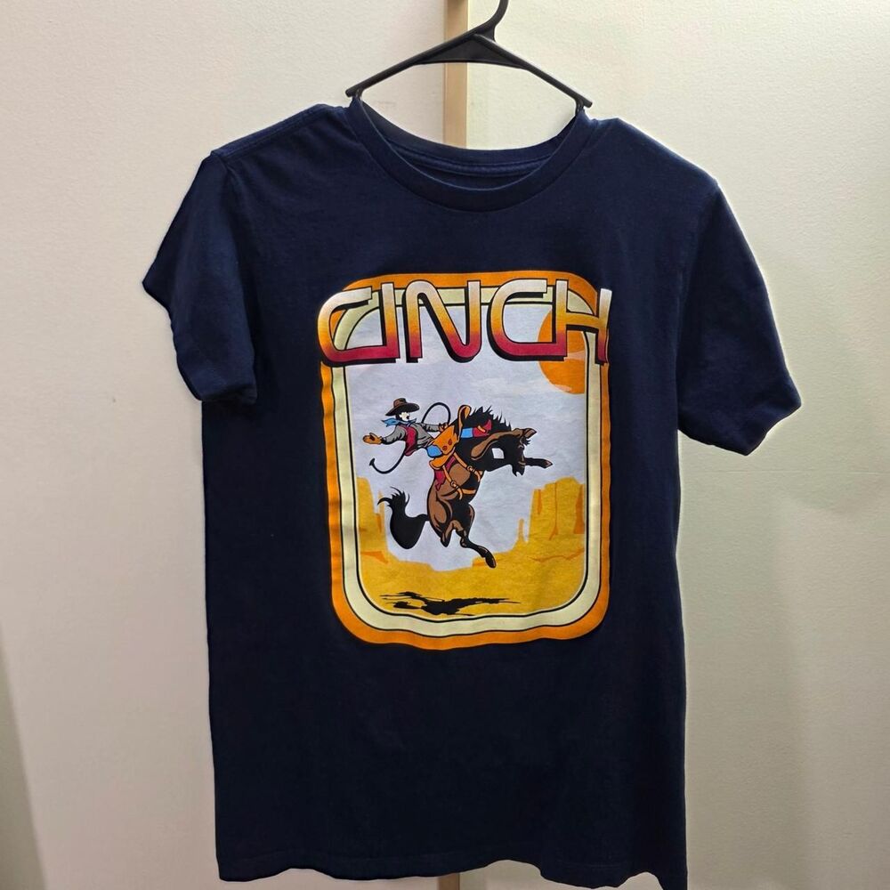 Cinch Women's Navy and Black T-shirt